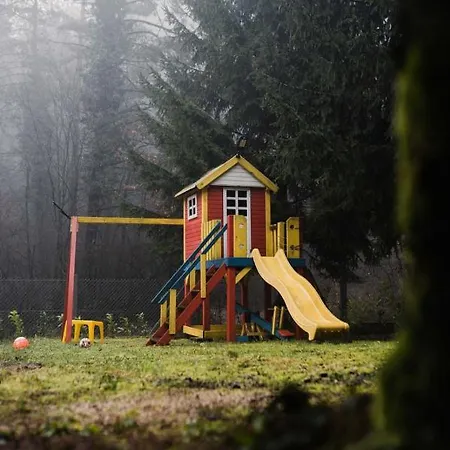 Forest House Ugar